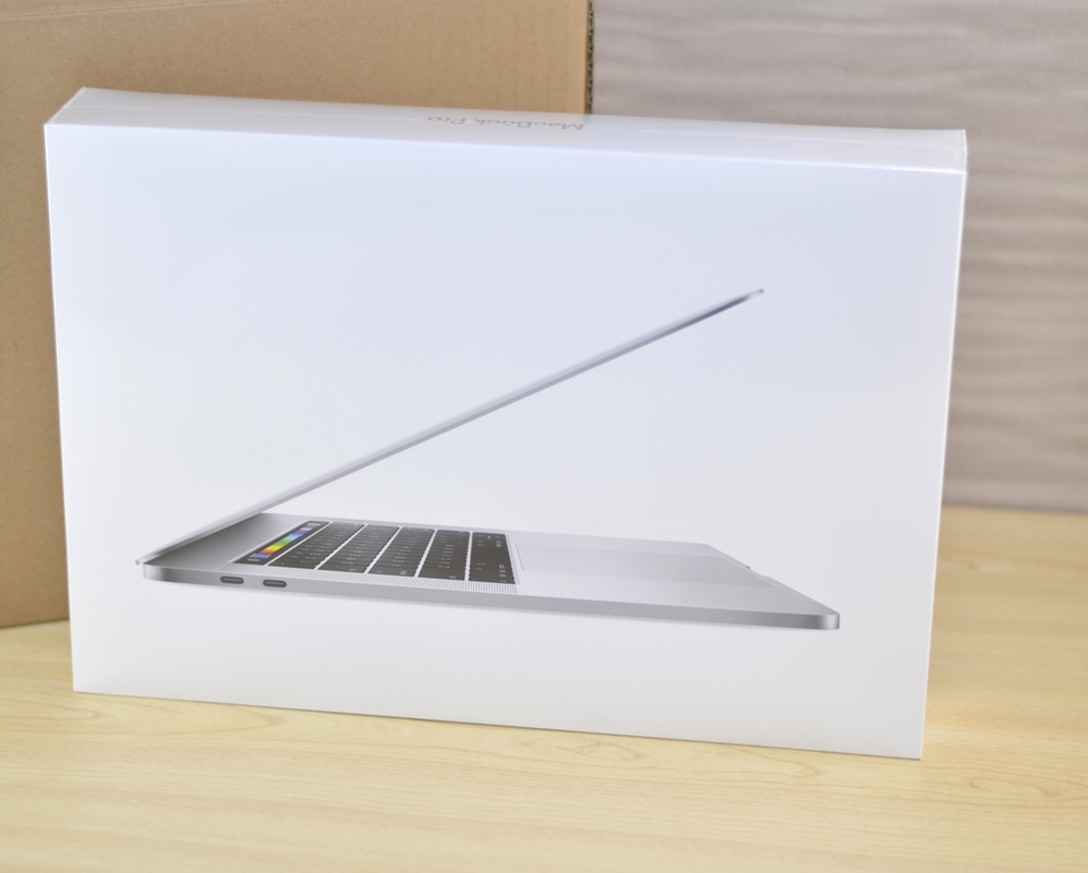 MacBook Pro買取ました！ 15-inch Late 2016 Touch Bar Core i7 USキーボード、Macの買取は、オンラインMac買取ストアにお任せください！